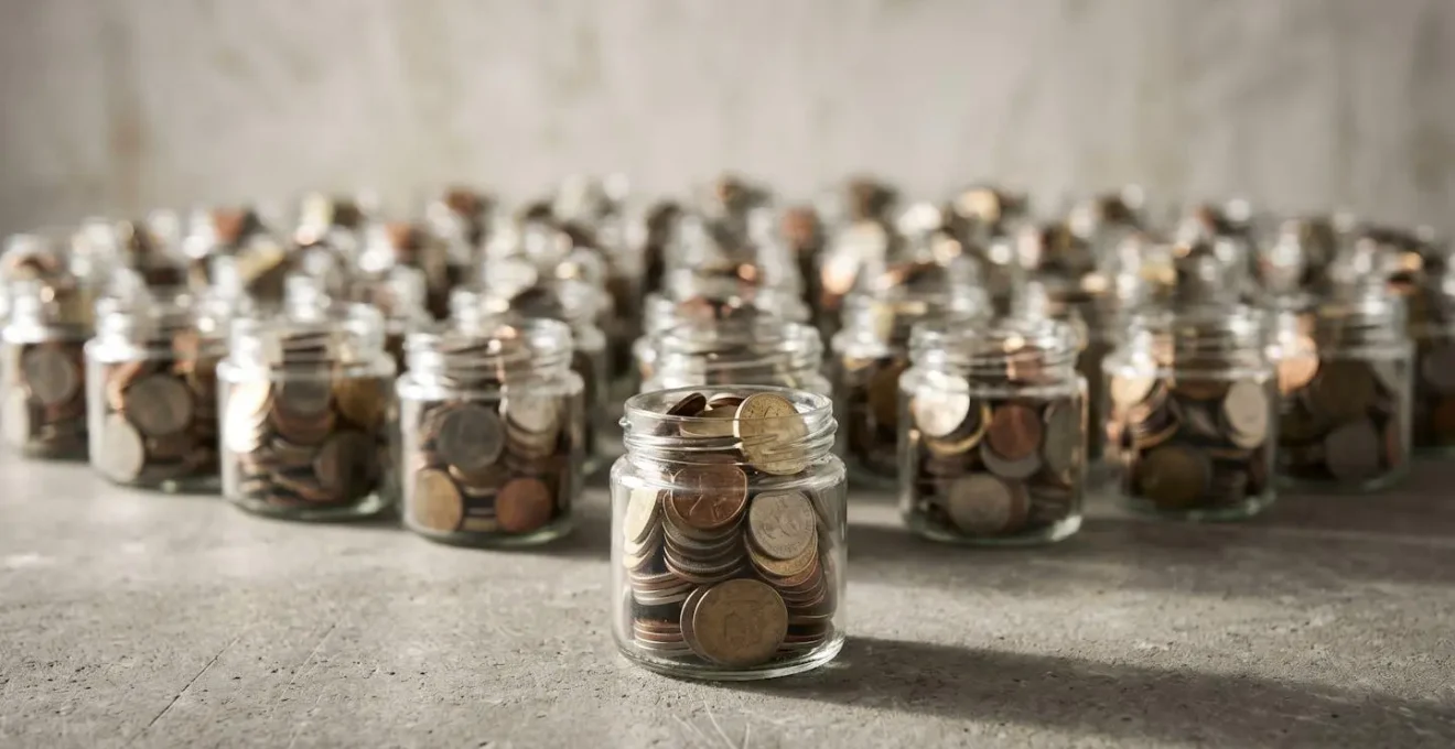 Représentation visuelle de la diversification obtenue avec un ETF, montrant un pot principal se multiplier en de nombreux autres.