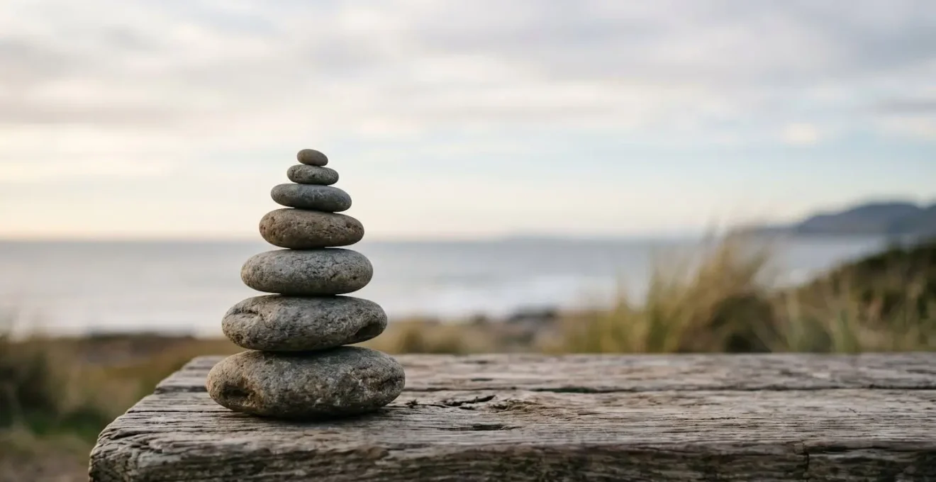 Représentation visuelle d'une progression d'objectifs financiers avec des éléments naturels symbolisant la croissance